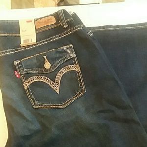 529 Levis curvy boot cut 14m/32